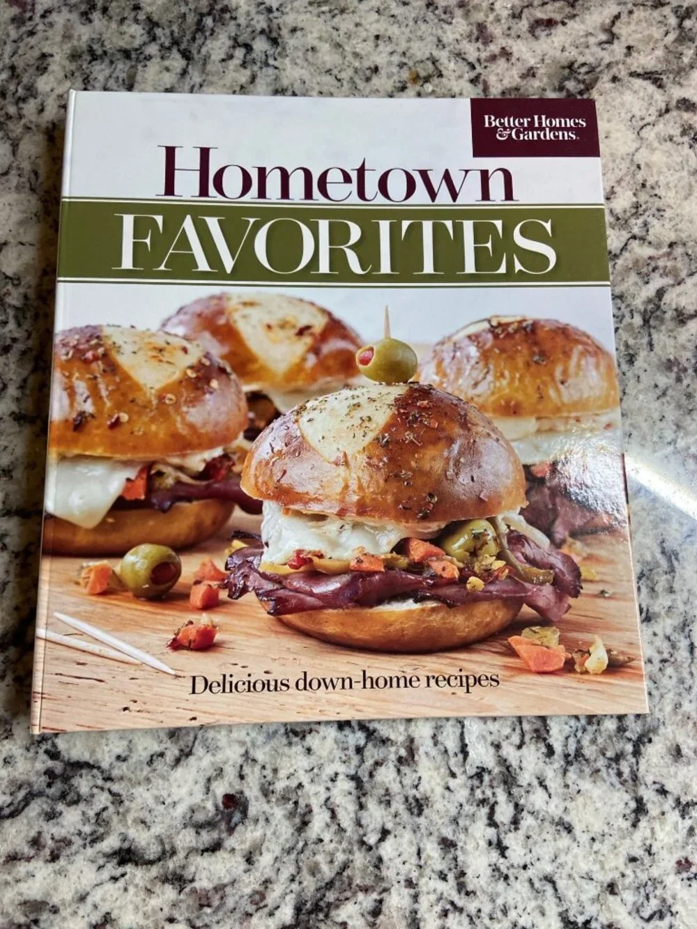 Better Homes & Gardens Hometown Favorites 2017 HC Recipe Cookbook Spiral